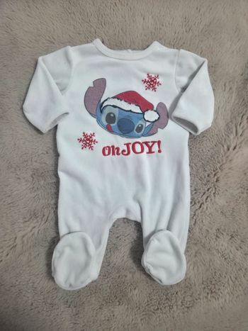 Pyjama bébé Disney Stitch Noël 3 mois bon etat