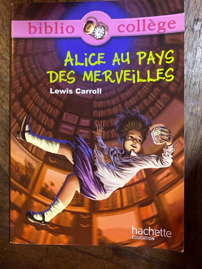 Livre Alice au pays des merveilles