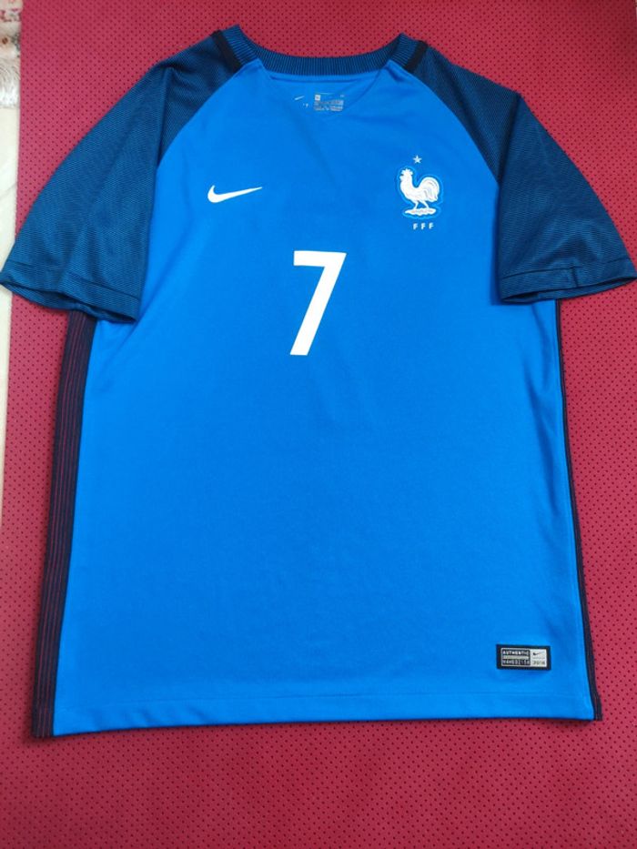 Maillot de foot Griezmann France, Nike Authentique Officiel taille enfant 13/15 ans, proche du Neuf - photo numéro 2