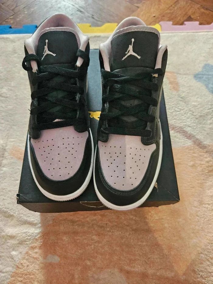 Air Jordan 1 low lila et noir Taille 38