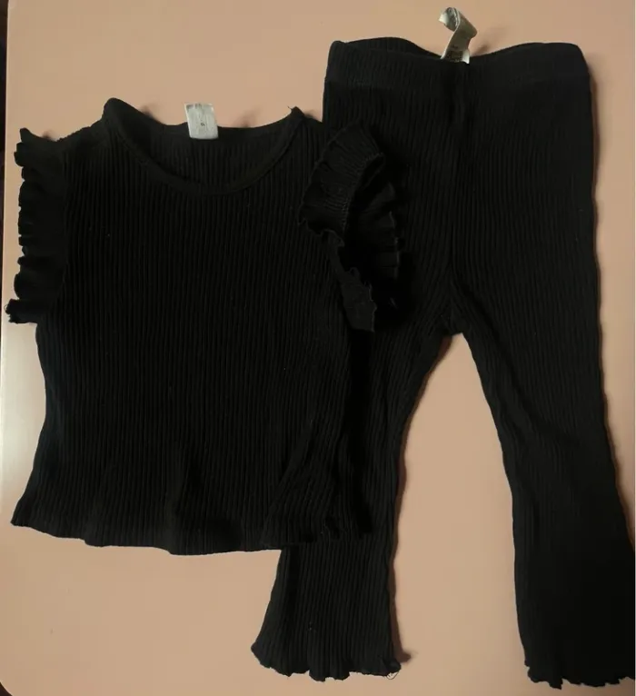 Ensemble noir