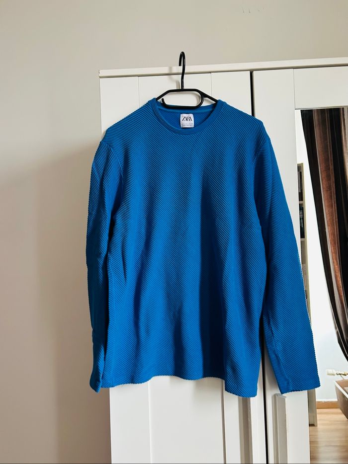 Pull bleu à détails Homme Zara Taille M