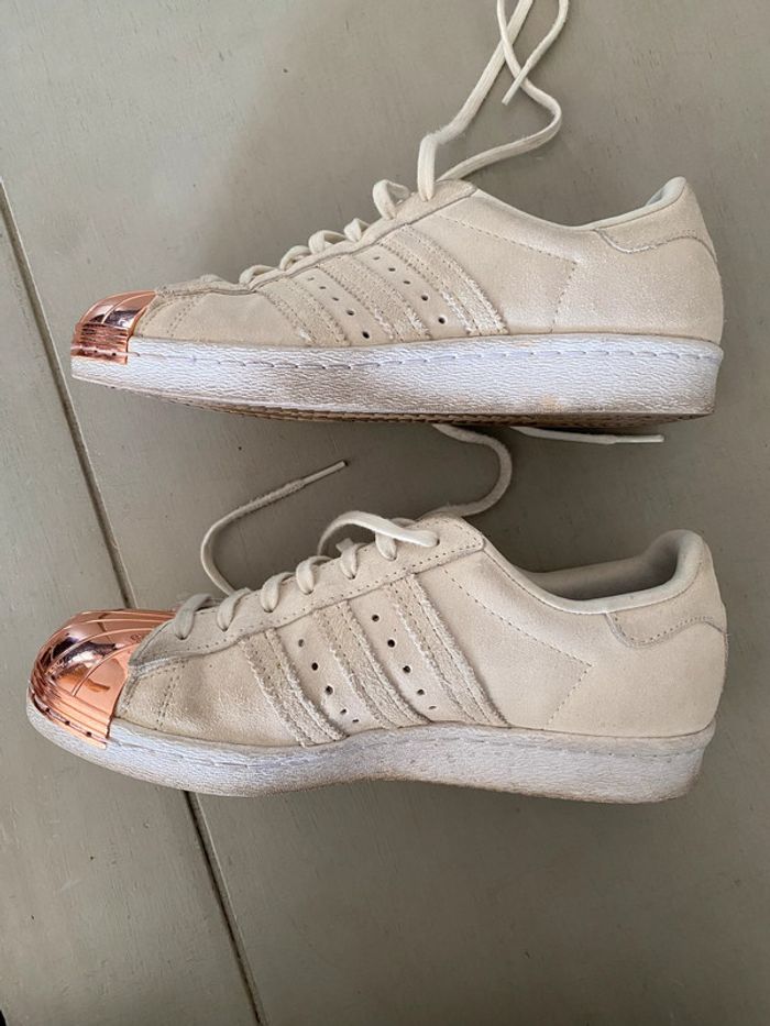 Baskets Adidas Superstar taille 36,5 blanche crème et rose - photo numéro 18