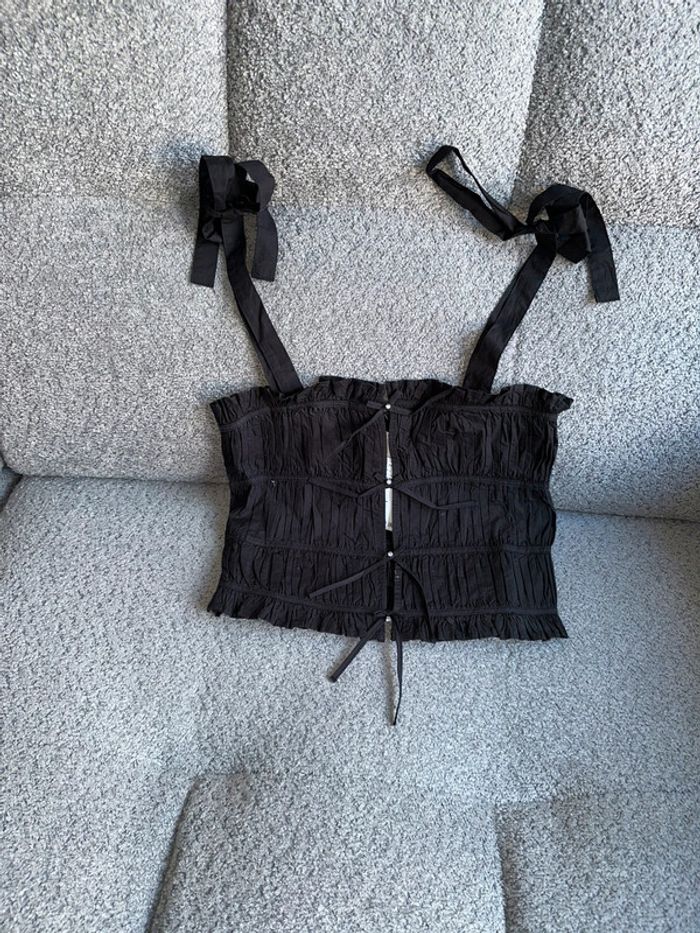 Top crop top noir lacets bijou Zara neuf