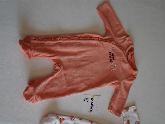 Lot n°2 de 2 Pyjamas velours corail brodé/blanc fantaisie Gémo Taille : 0m (Naissance) - photo numéro 2