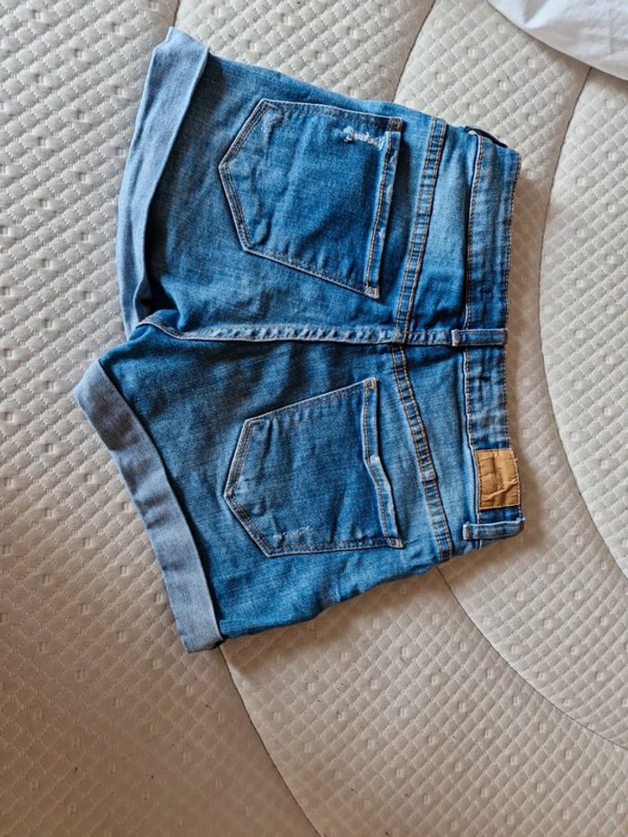 Short en jean fille bershka taille 34 - photo numéro 3
