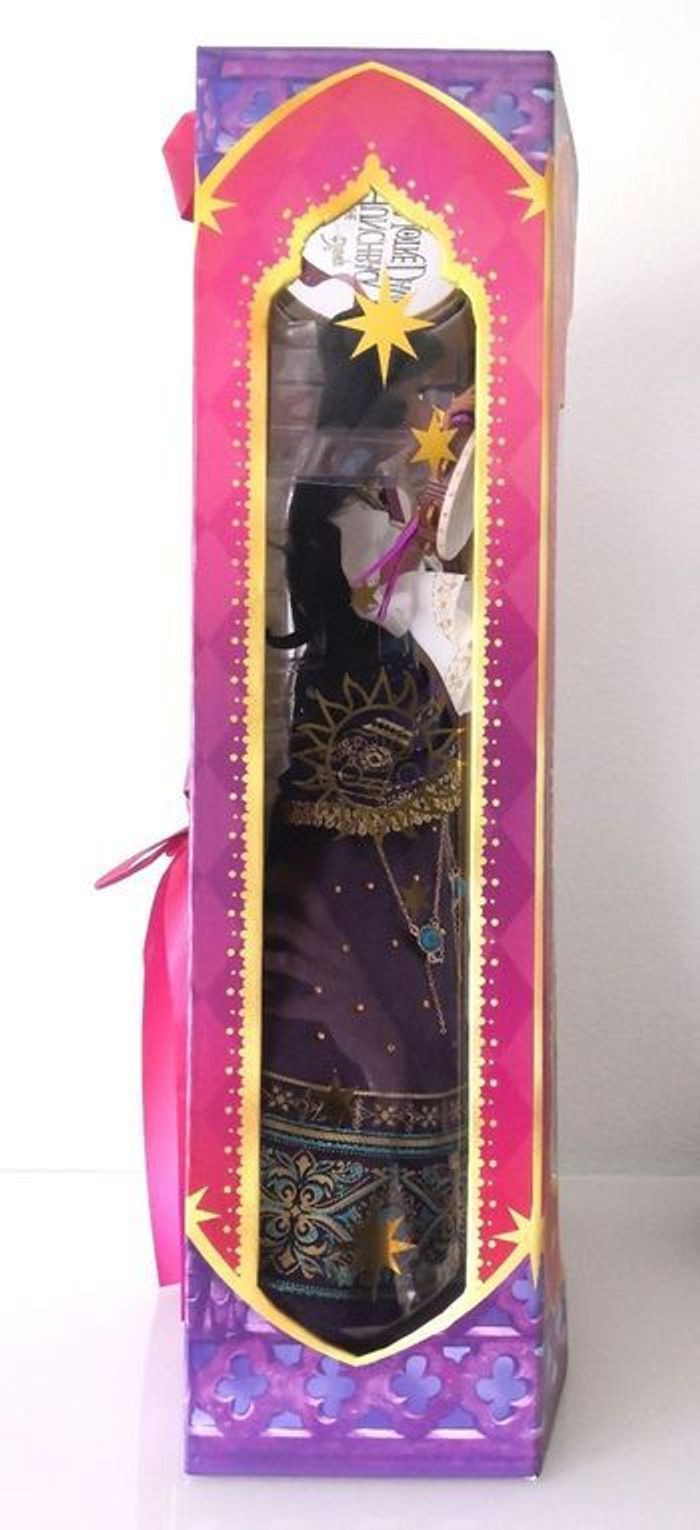 Poupée édition limitée Esmeralda  Disney NEUVE - photo numéro 10