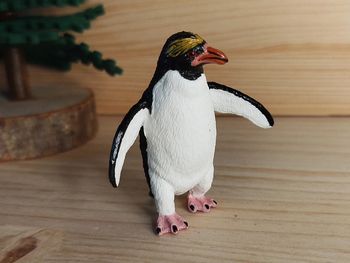 Figurine pingouin animal de la banquise