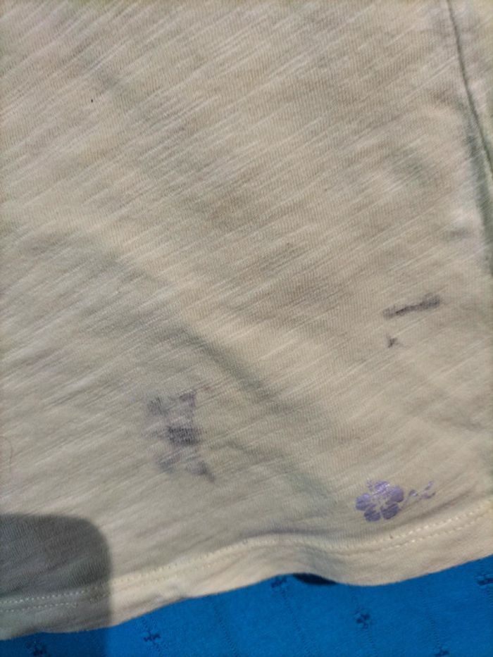 T-shirt taille 5/6 ans - photo numéro 4