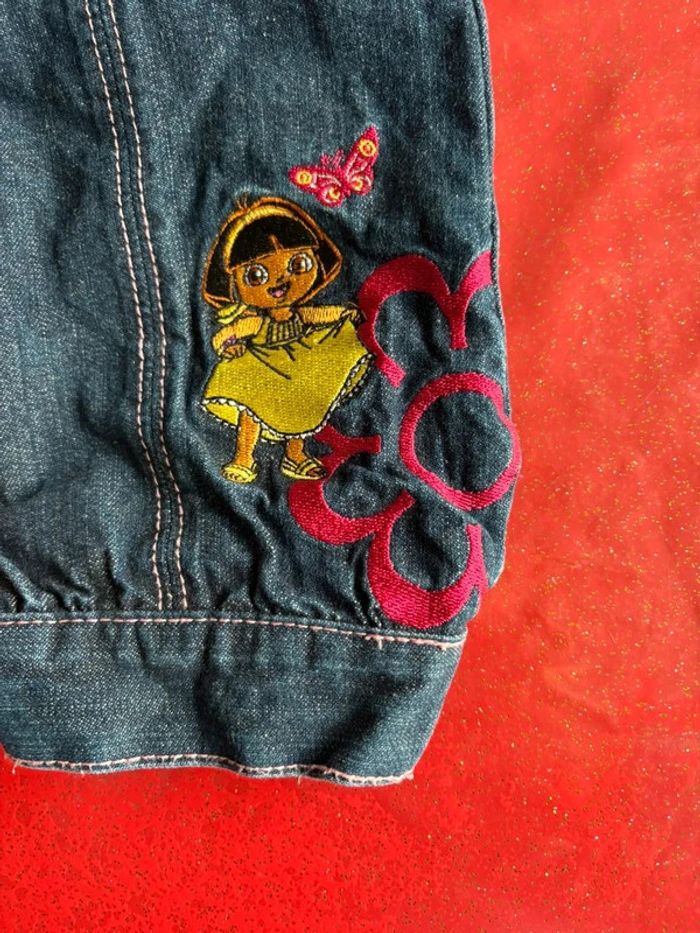 Lot été 4 ans: pantacourt dora, 2 shorts et 2 tee shirts - photo numéro 3