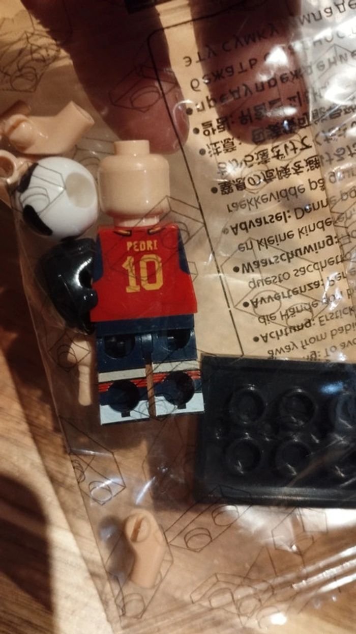 Personnage foot Lego neuf Pedri Espagne - photo numéro 2
