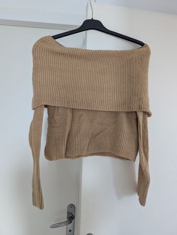 Pull épaule dénudé