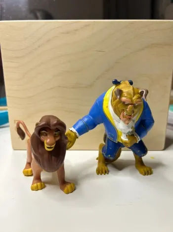 Lot de 2 figurines Disney