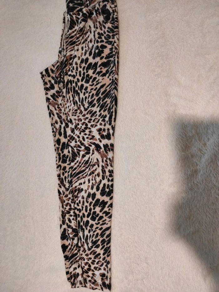 Pantalon fluide et léger pour l'été/ printemps- Bonprix / calças - photo numéro 2