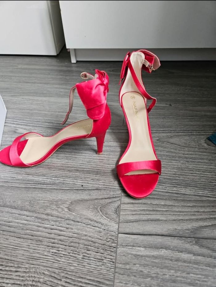 A vendre escarpin naf naf