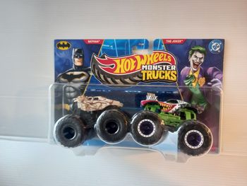 Hotwheel monster truck batman vs joker 