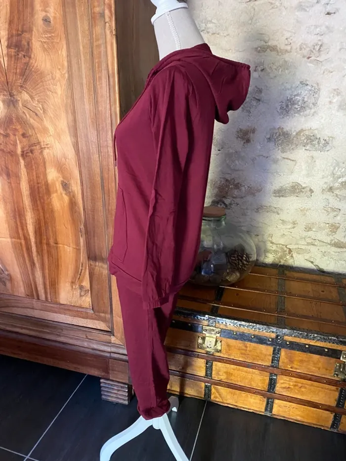 Ensemble de survêtement couleur bordeaux - photo numéro 5