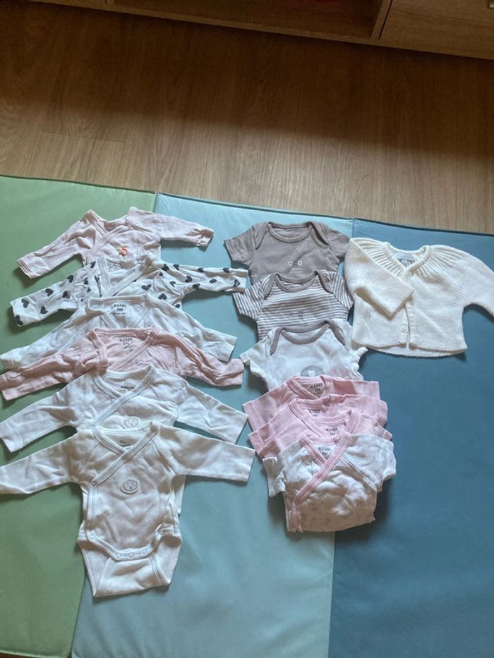 Lot de 14 bodys naissance+pyjama+bonnet+gilet - photo numéro 2
