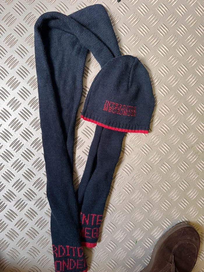 Bonnet et écharpe Interdit de me gronder