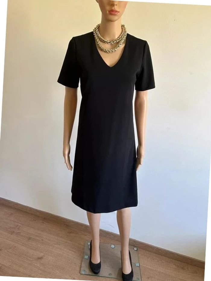 Robe noire à manches courtes WE taille S jamais portée - photo numéro 3