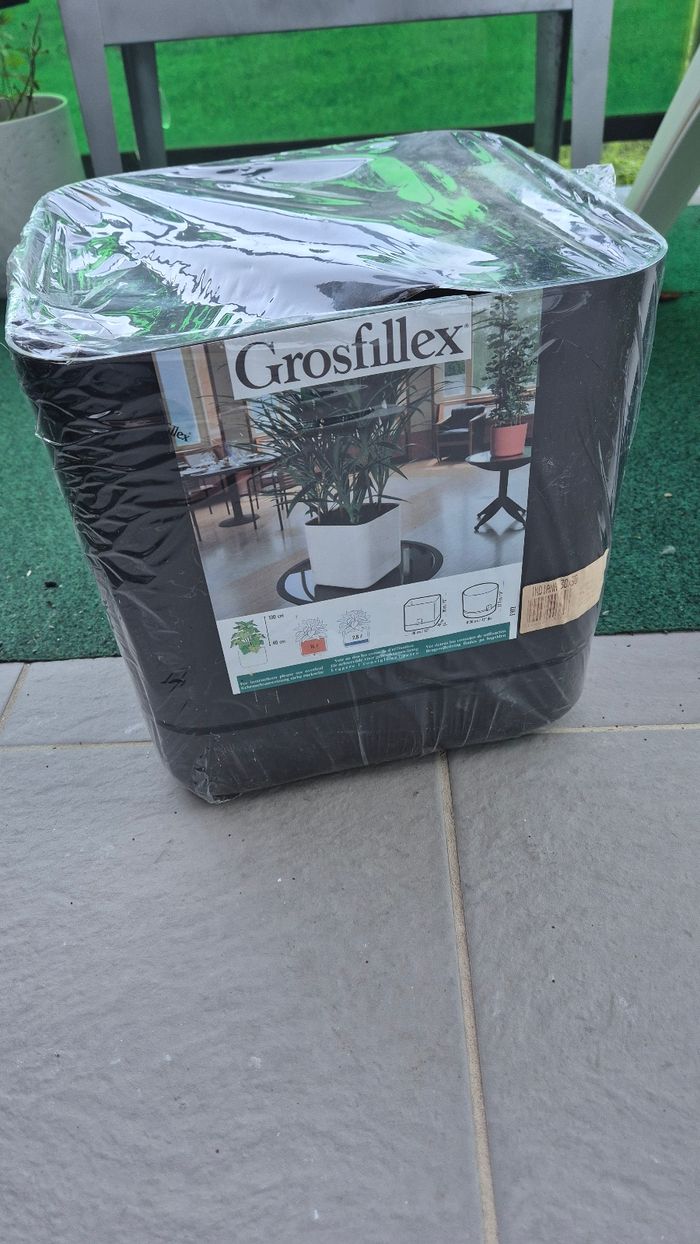 Pot de fleurs carré GROSFILLEX