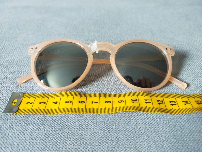 Lunettes de soleil nude – Neuf avec étiquette - photo numéro 5
