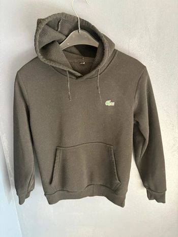 Pull garçon noir à capuche