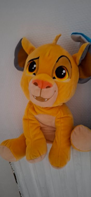 Peluche roi lion