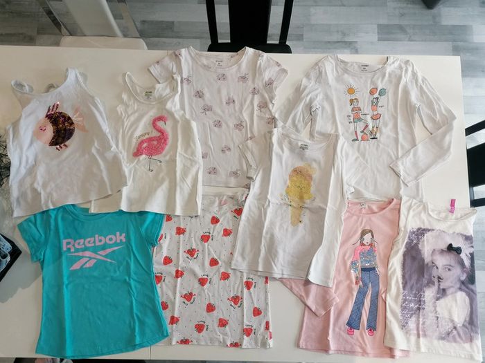 Lot 9 hauts manches longues, thee shirt, débardeurs T 8 ans 👧🏻