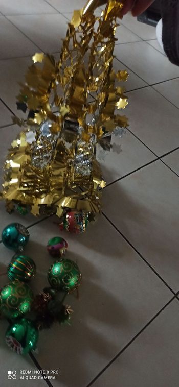 Lot de boules vertes et suspension