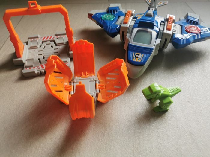 35 € avec code réduction - 2 Switch and go Dinos  Spinosaure +Ttriceratops - photo numéro 3