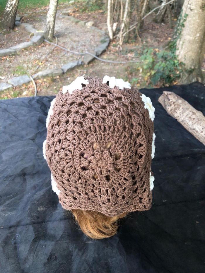 Bonnet fleuri - photo numéro 3