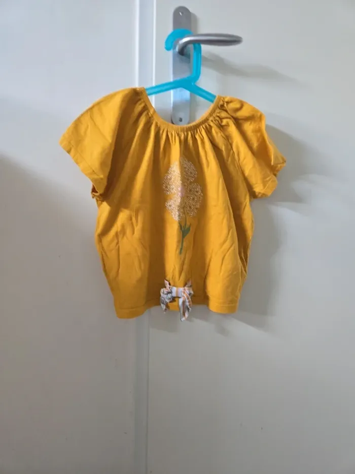 T-shirt taille 8ans - photo numéro 2