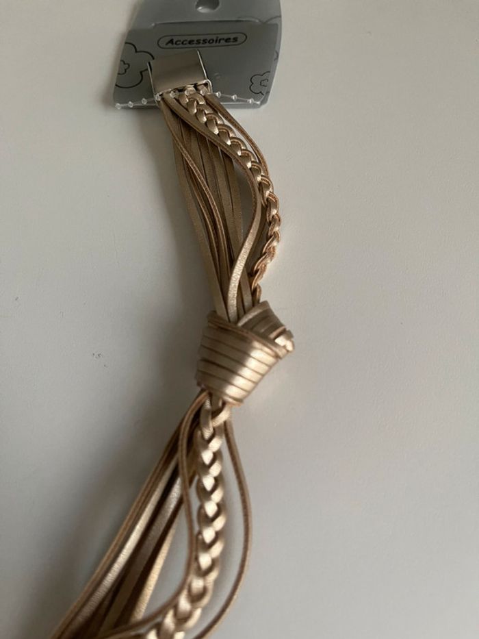 Bracelet aimanté couleur or (fantaisie). - photo numéro 3