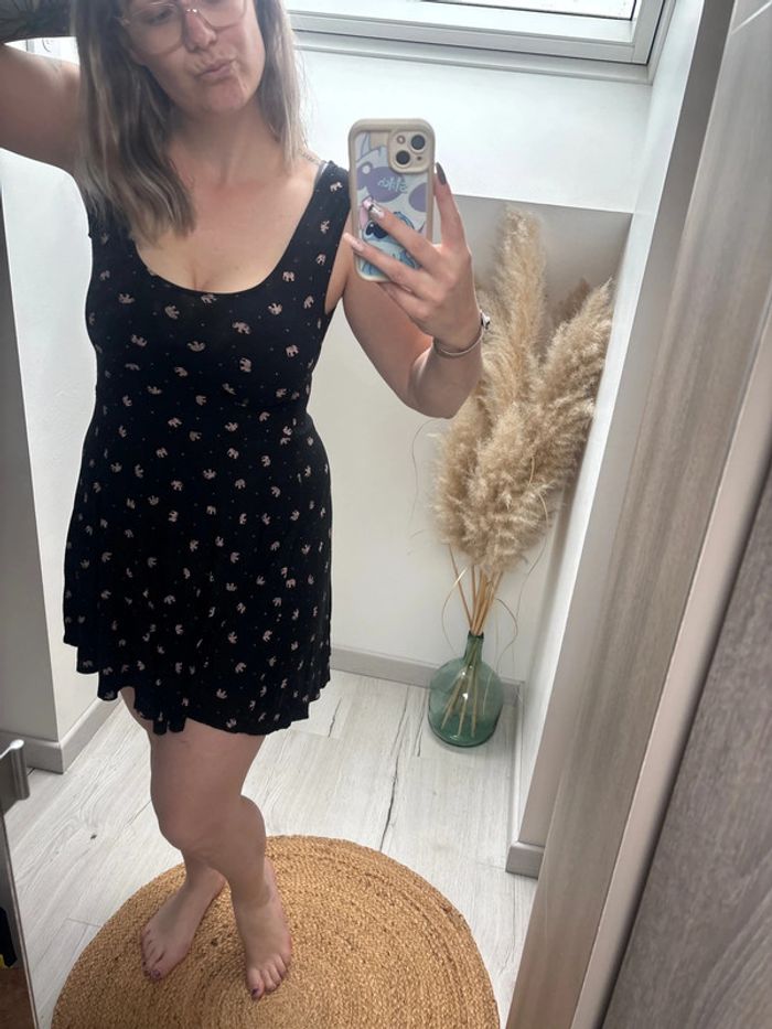 Petite robe noire, motif éléphant - photo numéro 3