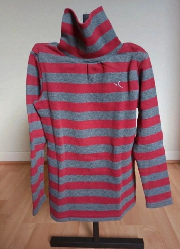 Col roulé rayures rouge gris domyos 8 ans