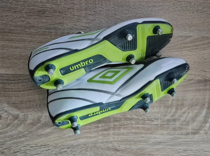 Paire de chaussures de football Umbro - photo numéro 4