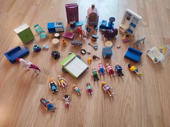 Lot d'accessoires playmobil et personnages 