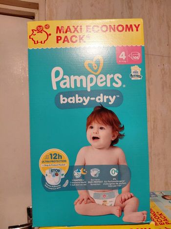 Couche pampers baby dry taille 4