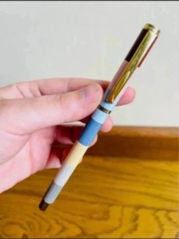 Sublime stylo en métal doré coloré neuf