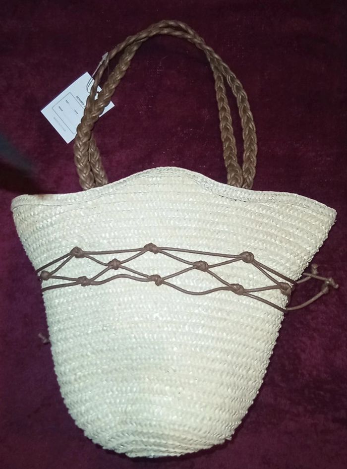 Magnifique sac original en forme chapeau Neuf Giada - photo numéro 2