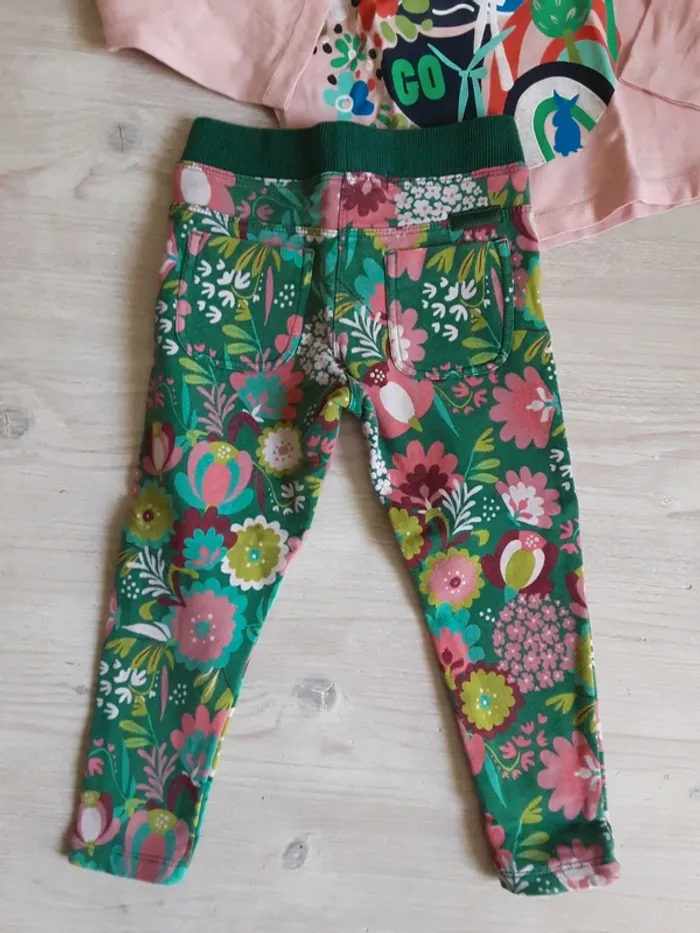 Joli ensemble fleurs dauphin arc-en-ciel t-shirt et jogging legging T. 2 ans - photo numéro 3