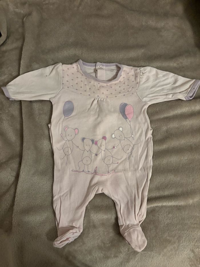 Pyjamas 1 mois - photo numéro 3