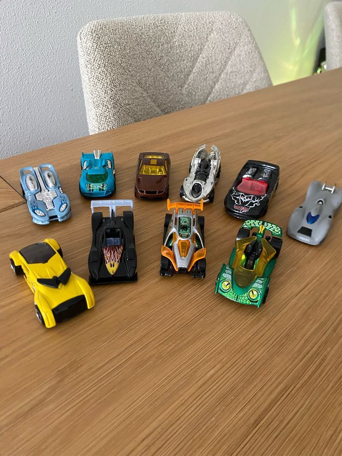 Lot 10 petites voitures - photo numéro 3