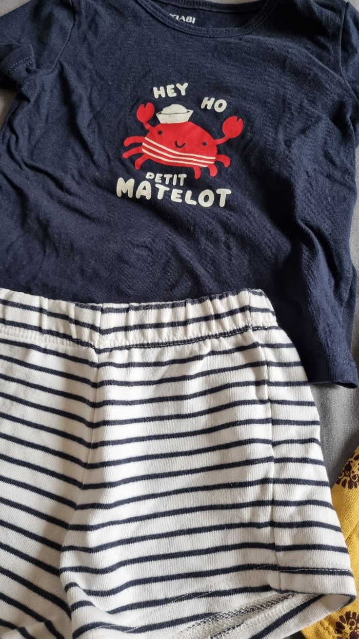 Lot 2 t shirt + 2 short 9 mois - photo numéro 2