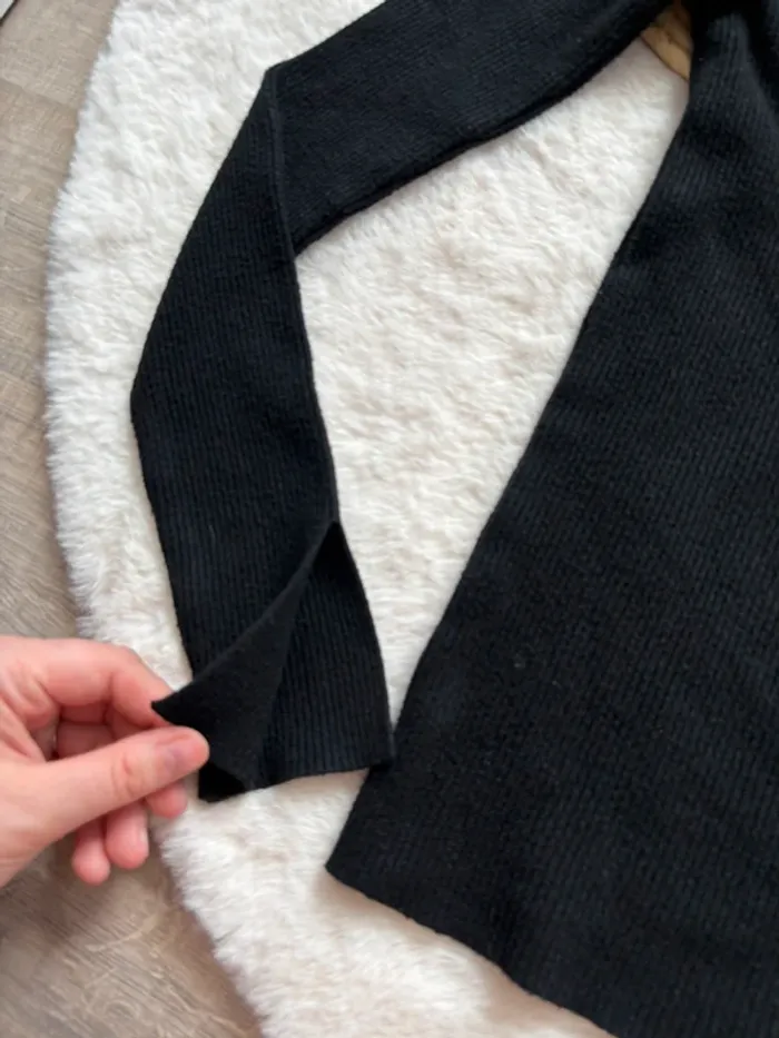 Pull noir - photo numéro 2