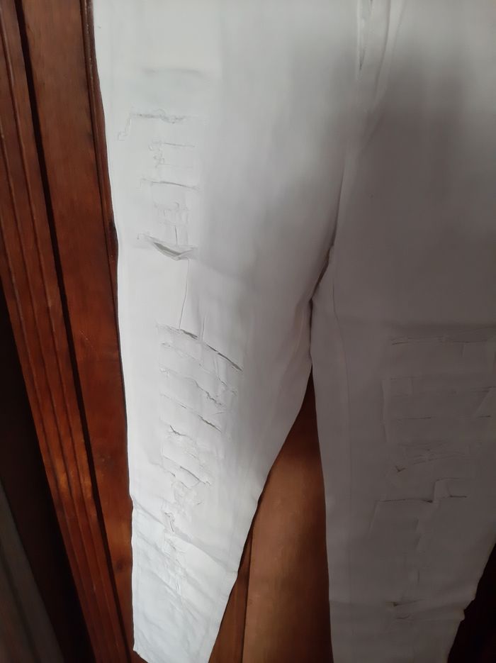 Pantalon trous - photo numéro 2
