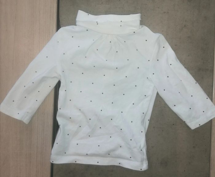 Tee-shirt manches longues avec col roulé / Kiabi / 1 mois