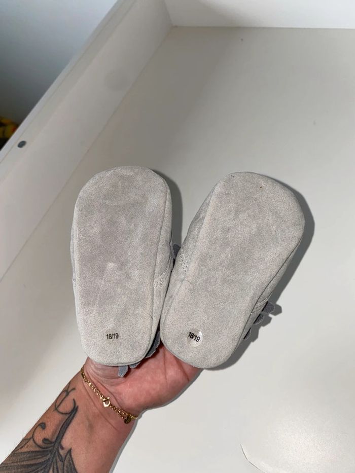 Chaussures grises neuve - photo numéro 3