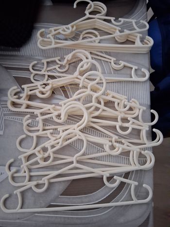 Lot de 20 cintres pour armoire bébé